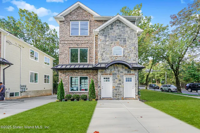 $1,480,000 | 670 Arden Avenue | Annadale