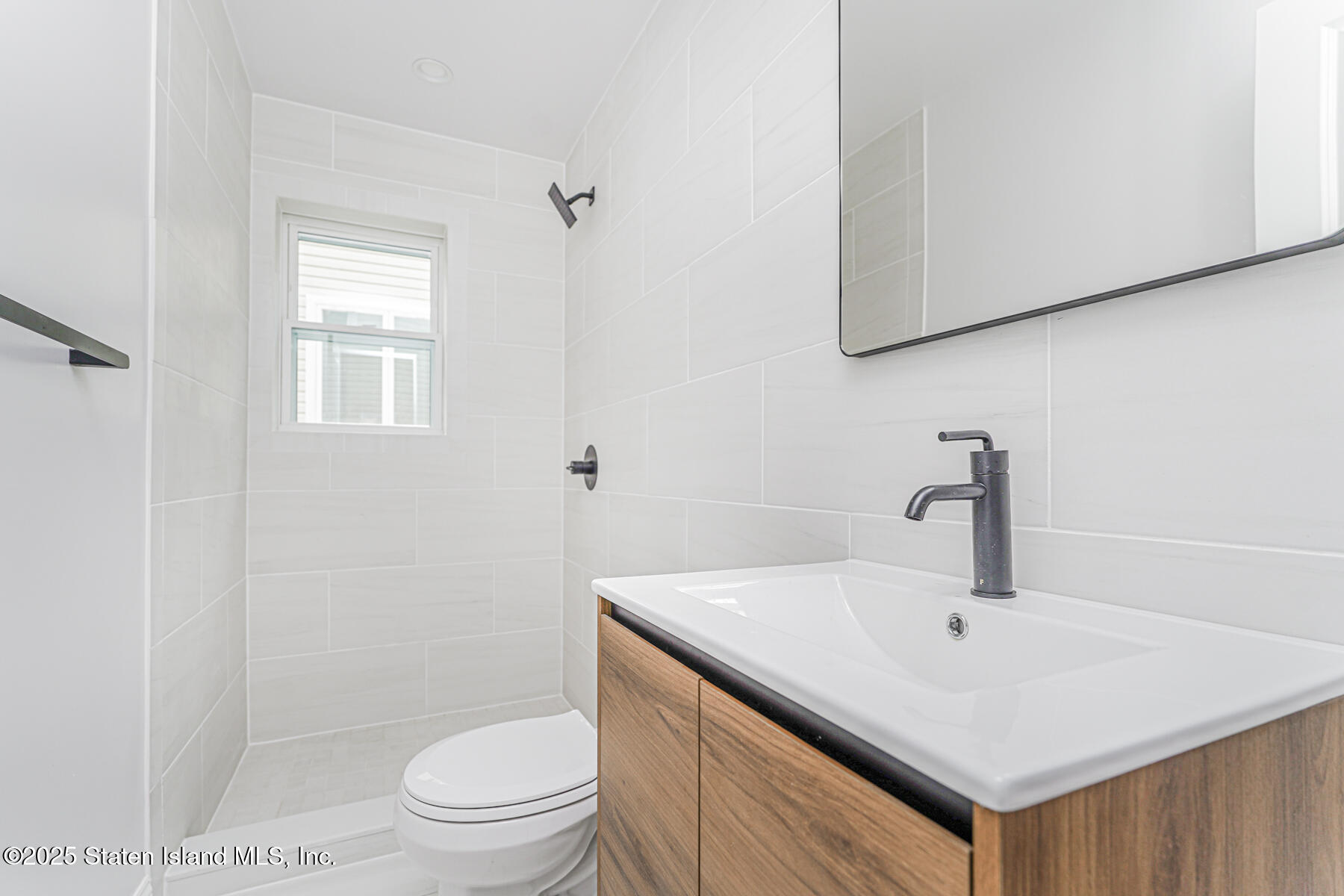 670 Arden Avenue Staten Island, NY 10312 - Photo 14 of 50 13 - Bathroom 2