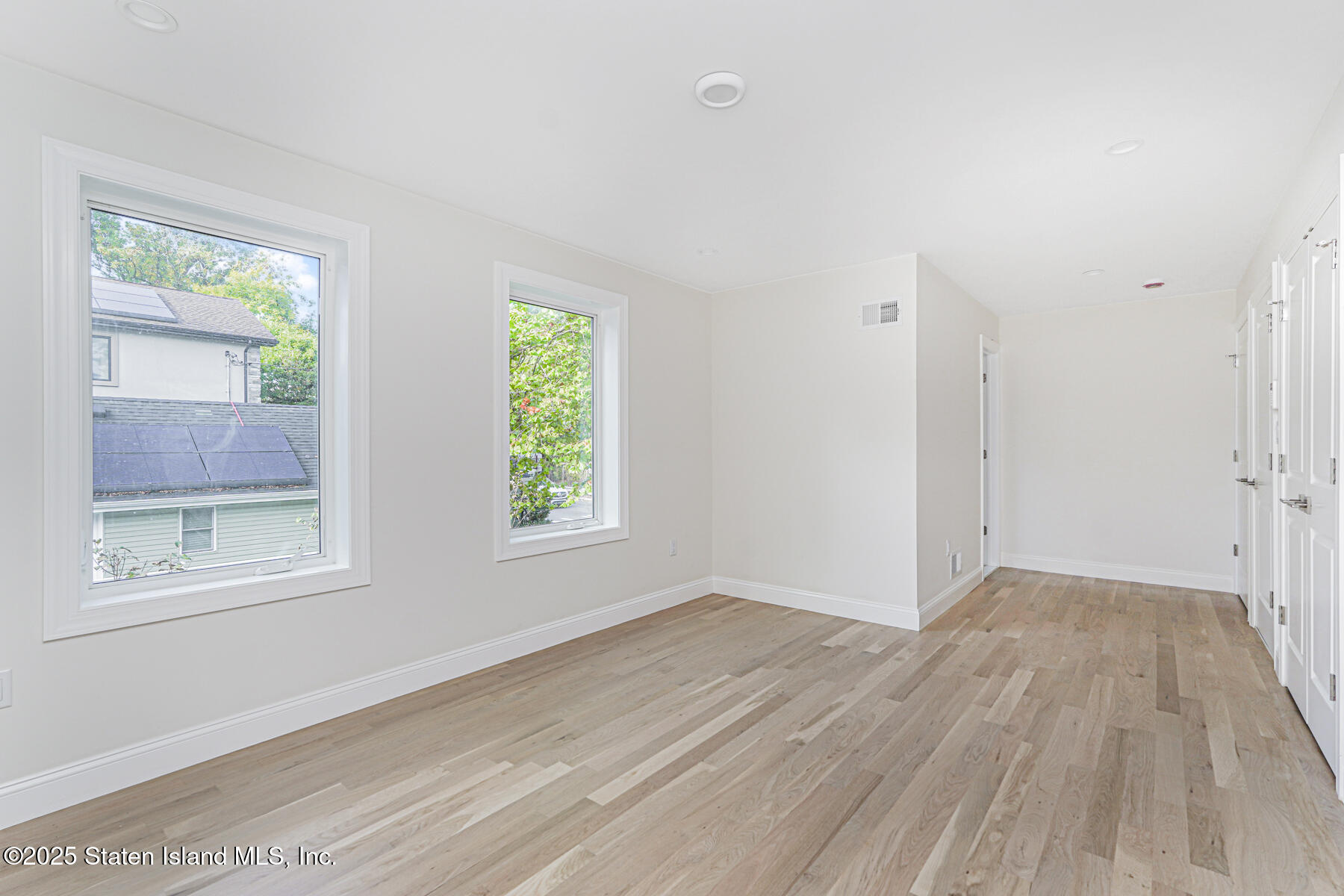 670 Arden Avenue Staten Island, NY 10312 - Photo 18 of 50 17 - Bedroom 3 angle 1