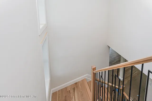 $1,480,000 | 670 Arden Avenue | Annadale