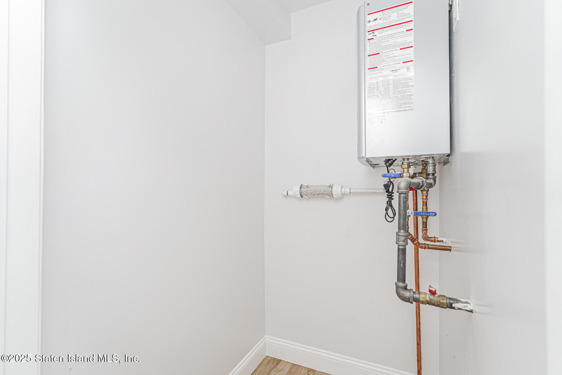 670 Arden Avenue Staten Island, NY 10312 - Photo 22 of 50 32 - Washer and Dryer