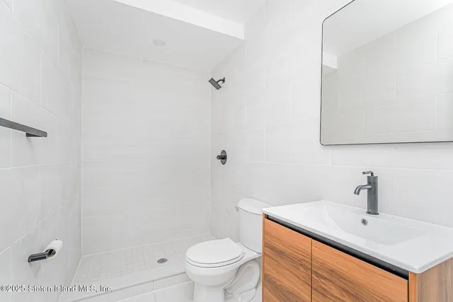 $1,480,000 | 670 Arden Avenue | Annadale