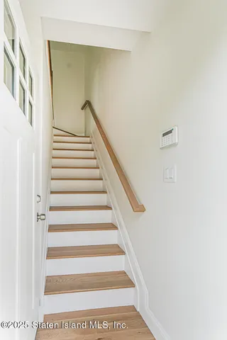 $1,480,000 | 670 Arden Avenue | Annadale