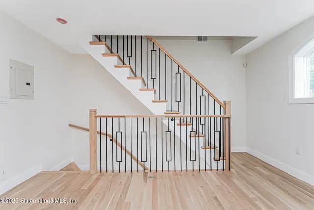 $1,480,000 | 670 Arden Avenue | Annadale