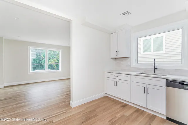 $1,480,000 | 670 Arden Avenue | Annadale