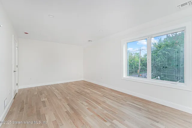 $1,480,000 | 670 Arden Avenue | Annadale