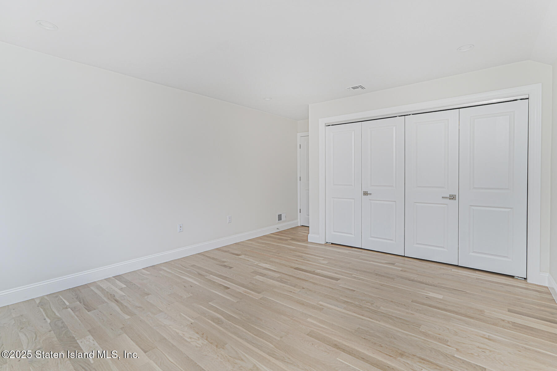 670 Arden Avenue Staten Island, NY 10312 - Photo 38 of 50 35 - Bedroom 4 angle 2