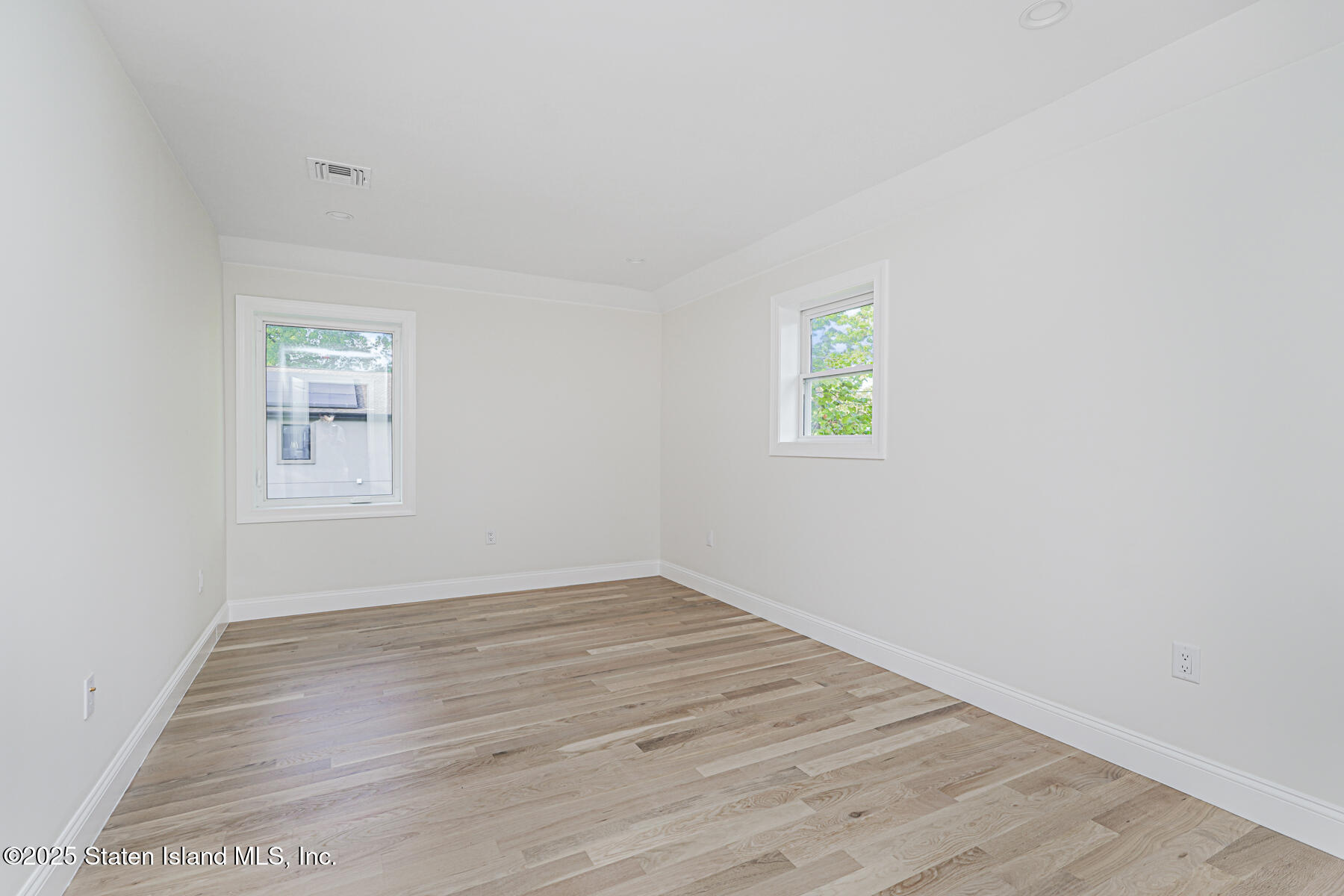 670 Arden Avenue Staten Island, NY 10312 - Photo 40 of 50 37 - Bedroom