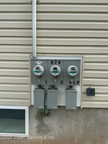 $1,480,000 | 670 Arden Avenue | Annadale