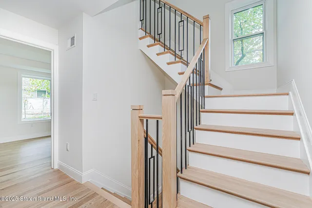 $1,480,000 | 670 Arden Avenue | Annadale