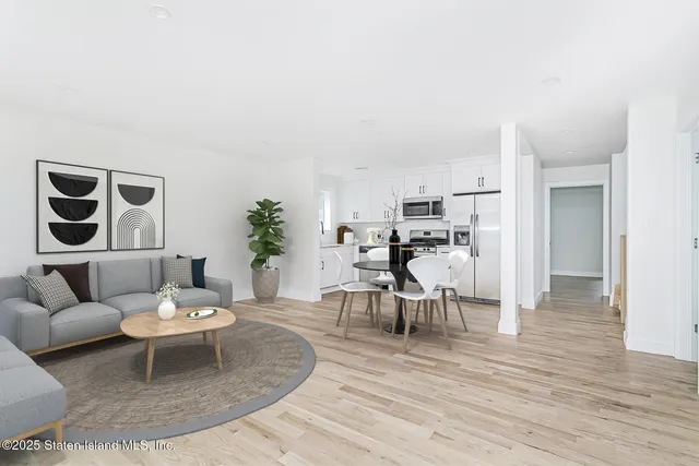 $1,480,000 | 670 Arden Avenue | Annadale