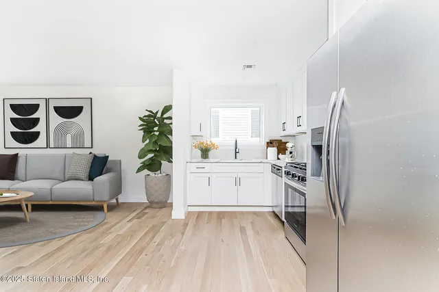 $1,480,000 | 670 Arden Avenue | Annadale