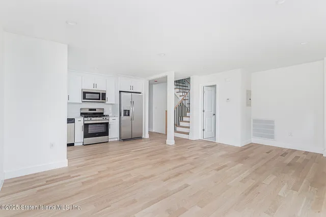 $1,480,000 | 670 Arden Avenue | Annadale