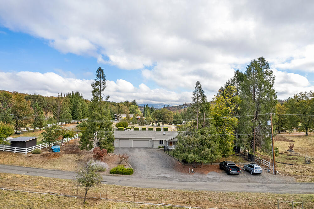 6554 Pioneer Road Medford, OR 97501 - Photo 48 of 50 Facing east