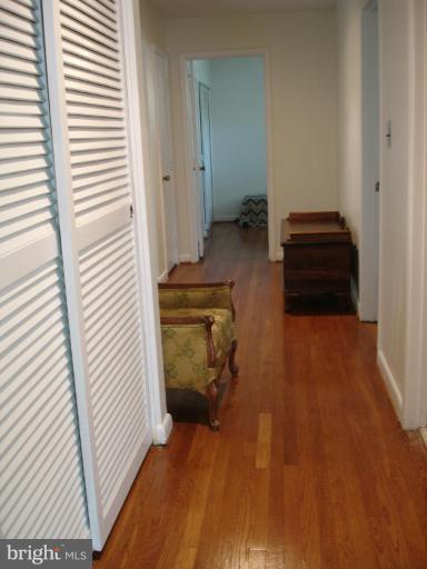 11221 Bybee Court Silver Spring, MD 20902 - Photo 11 of 30 Hallway
