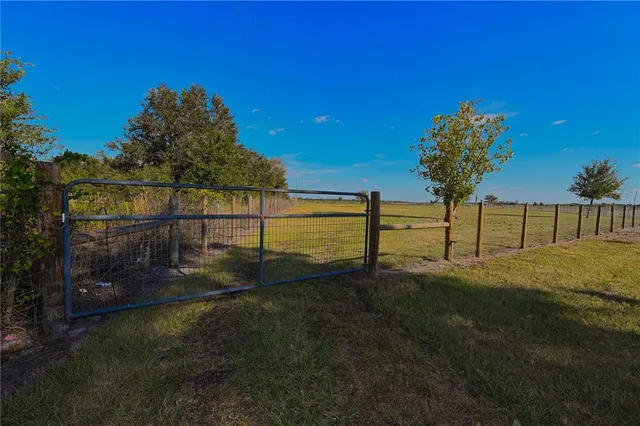 $3,300 | 14010 County Line Road, Myakka City, FL 34251