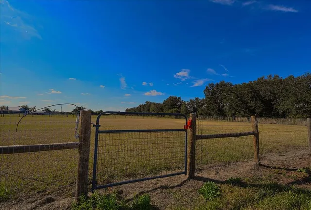 $3,300 | 14010 County Line Road, Myakka City, FL 34251
