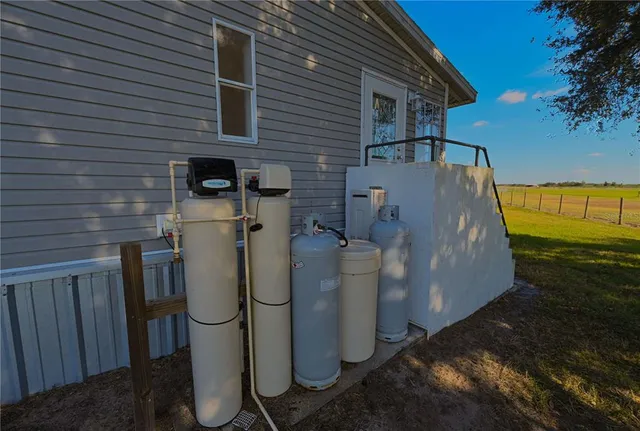 $3,300 | 14010 County Line Road, Myakka City, FL 34251