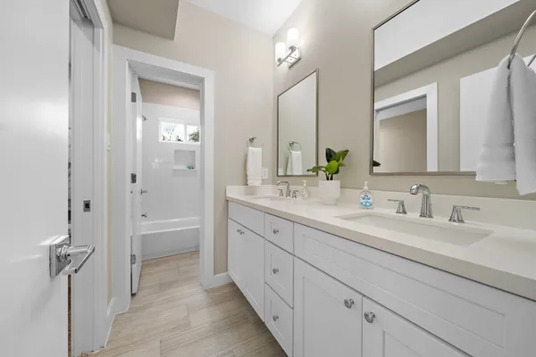 $2,299 | 2623 Huntington Creek Lane, Houston, TX 77093