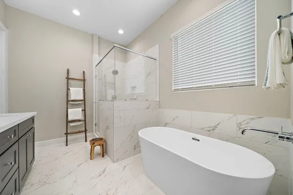 $2,299 | 2623 Huntington Creek Lane, Houston, TX 77093