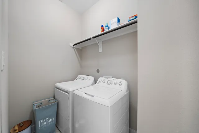 a view of a backyard with pathway