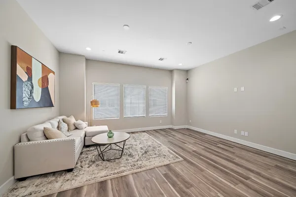 $2,299 | 2623 Huntington Creek Lane, Houston, TX 77093