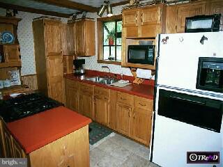79 Kutz Road Temple, PA 19560 - Photo 2 of 6 Gallery Image 2