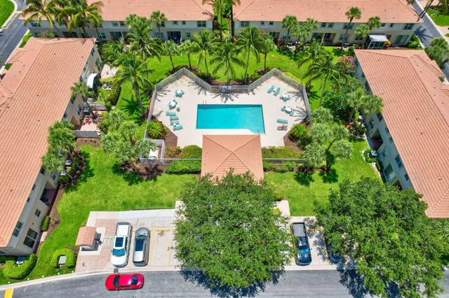 $4,000 | 7004 Galleon Cove Circle, Riviera Beach, FL 33418