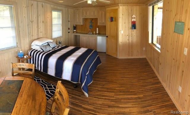 8189 Lakeshore Road Lexington, MI 48450 - Photo 22 of 25 8189 Lakeshore Guest House2.jpg