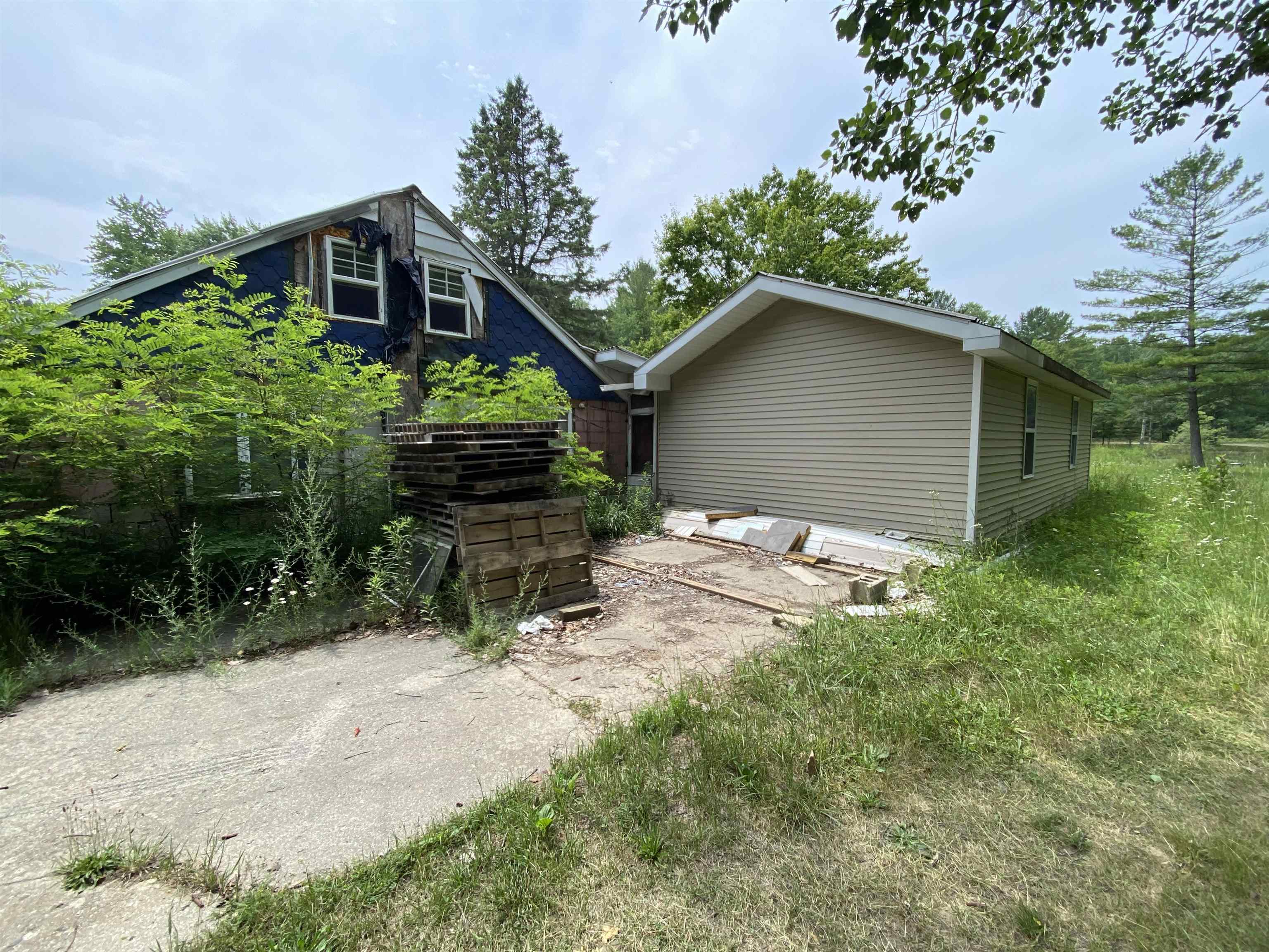 1658 Hay Road Beaverton, MI 48612 - Photo 3 of 26