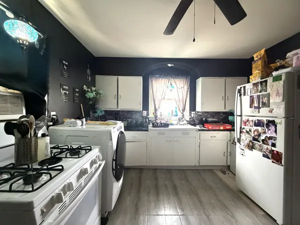 $200,000 | 511 East Jackson Street, Bloomington, IL 61701