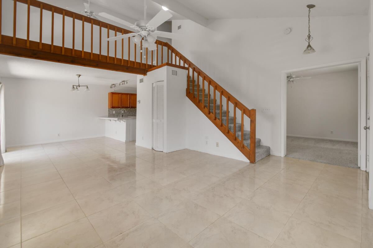 324 Maplecrest Circle Jupiter, FL 33458 - Photo 7 of 29 DSC_4031