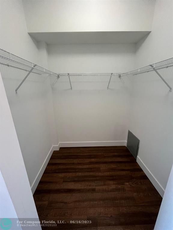 140 South Dixie Highway, Unit 525 Hollywood, FL 33020 - Photo 16 of 16 a view of entryway