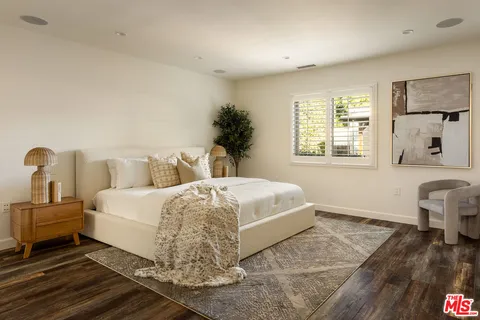 a view of a walk in closet