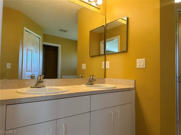 $1,950 | 1915 Southwest 13th Street, Cape Coral, FL 33991