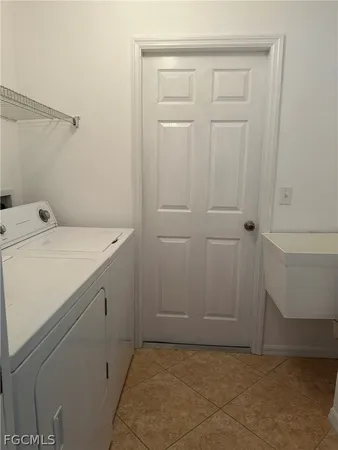 $1,950 | 1915 Southwest 13th Street, Cape Coral, FL 33991