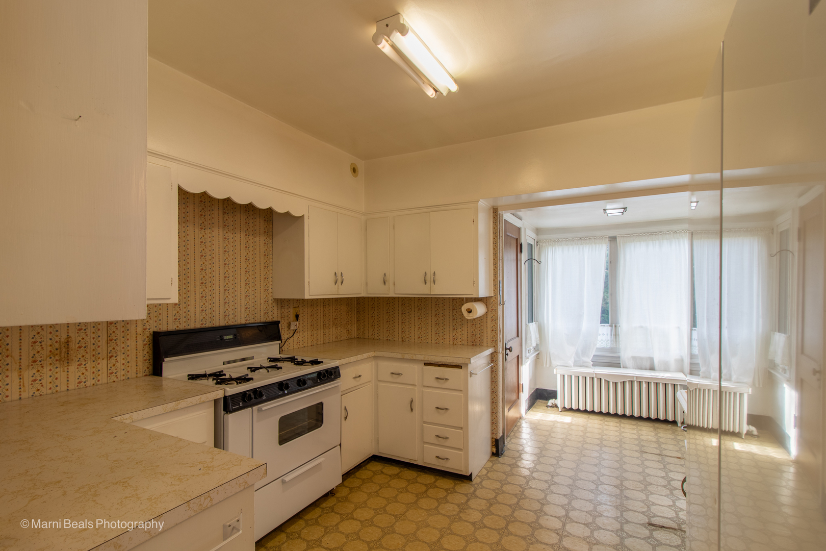 269 Shenstone Road Riverside, IL 60546 - Photo 10 of 25