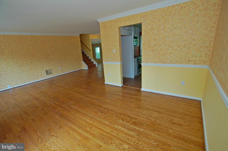 15009 Whitegate Road Silver Spring, MD 20905 - Photo 18 of 29 Dining Room