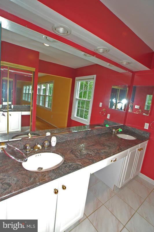 15009 Whitegate Road Silver Spring, MD 20905 - Photo 6 of 29 Bath (Master)