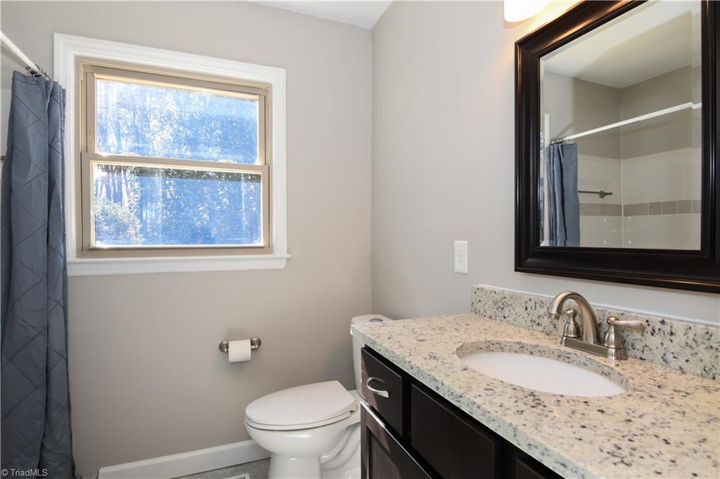 3703 Pinetop Road Greensboro, NC 27410 - Photo 12 of 30 Full Bathroom on Main