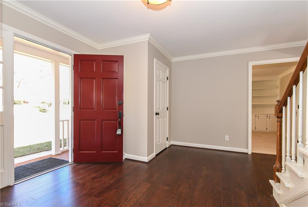 3703 Pinetop Road Greensboro, NC 27410 - Photo 26 of 30 Entry/Foyer