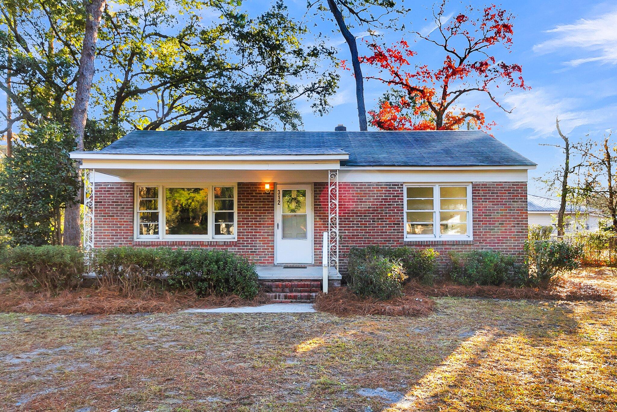 312 George Street Walterboro, SC 29488 - Photo 1 of 27 CREM - 312 George-3
