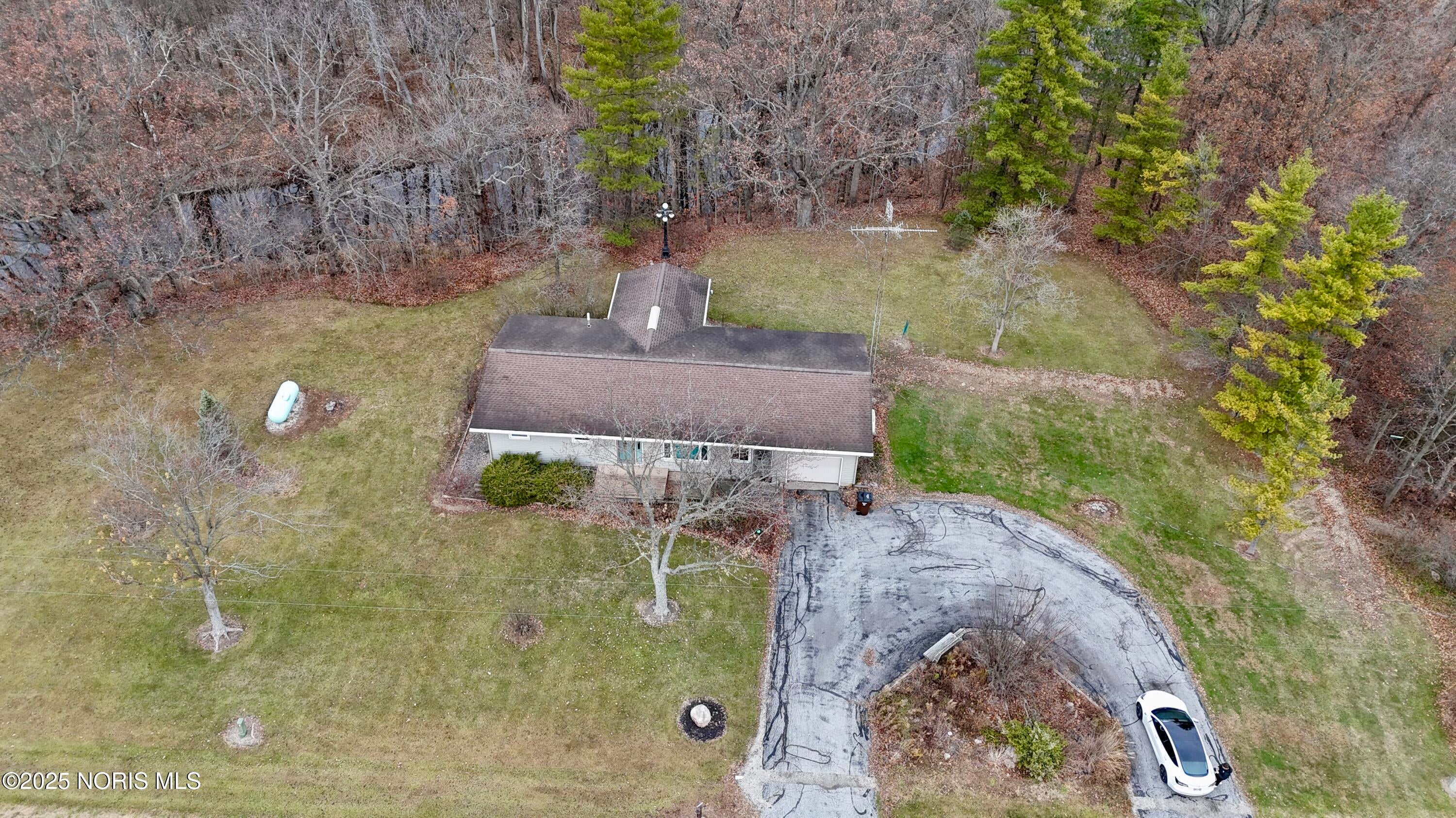 22681 Gares Road Defiance, OH 43512 - Photo 17 of 45 dji_fly_20251121_110420_0539_17637415764