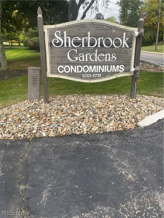 $189,900 | 5721 Som Center Road, Unit 25, Solon, OH 44139