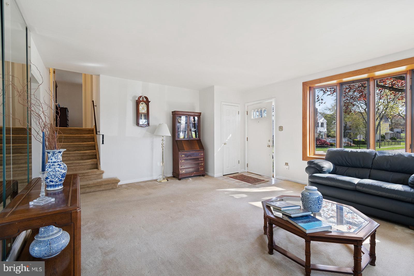 345 Rittenhouse Circle Havertown, PA 19083 - Photo 6 of 36