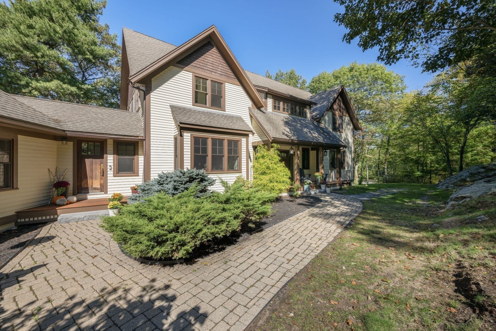 250 Meadowbrook Road Dedham, MA 02026 - Photo 5 of 41 Gallery Image 5