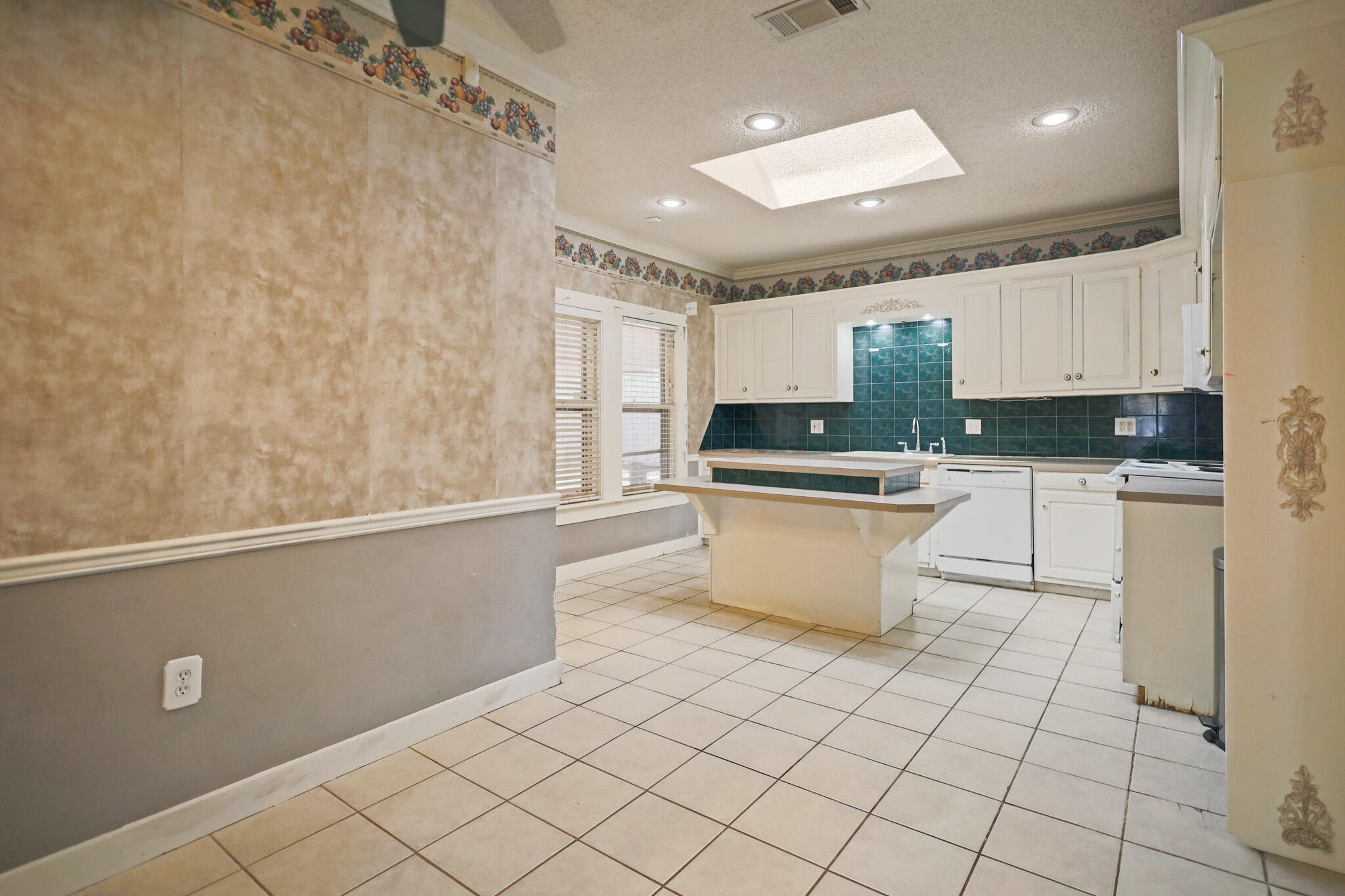 2202 16th Street Lubbock, TX 79401 - Photo 24 of 81 IMG_6144