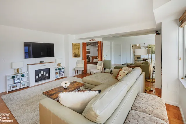 $620,000 | 155 East 34th Street, Unit 19H | Murray Hill