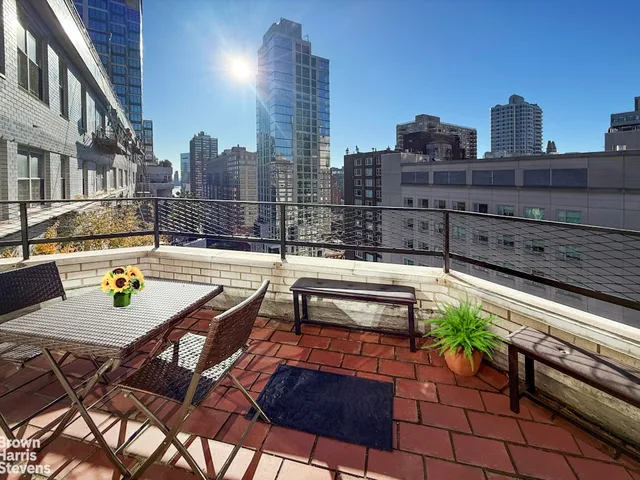$620,000 | 155 East 34th Street, Unit 19H | Murray Hill