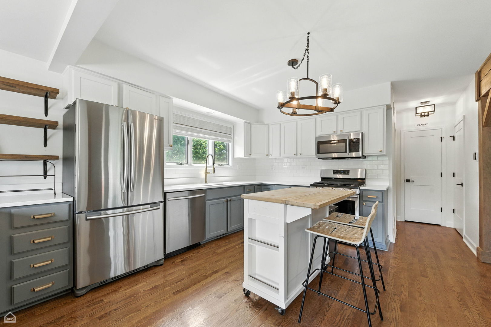 14318 McCarthy Road Lemont, IL 60439 - Photo 8 of 25 Gallery Image 8